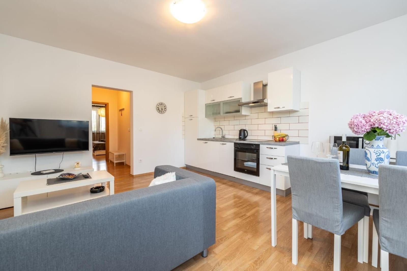 Donata Apartment